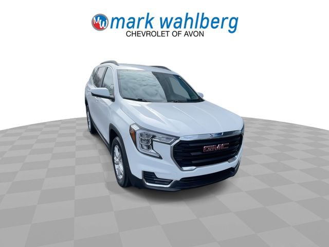Certified 2024 GMC Terrain SLE w/ Driver Convenience Package FWD image 2