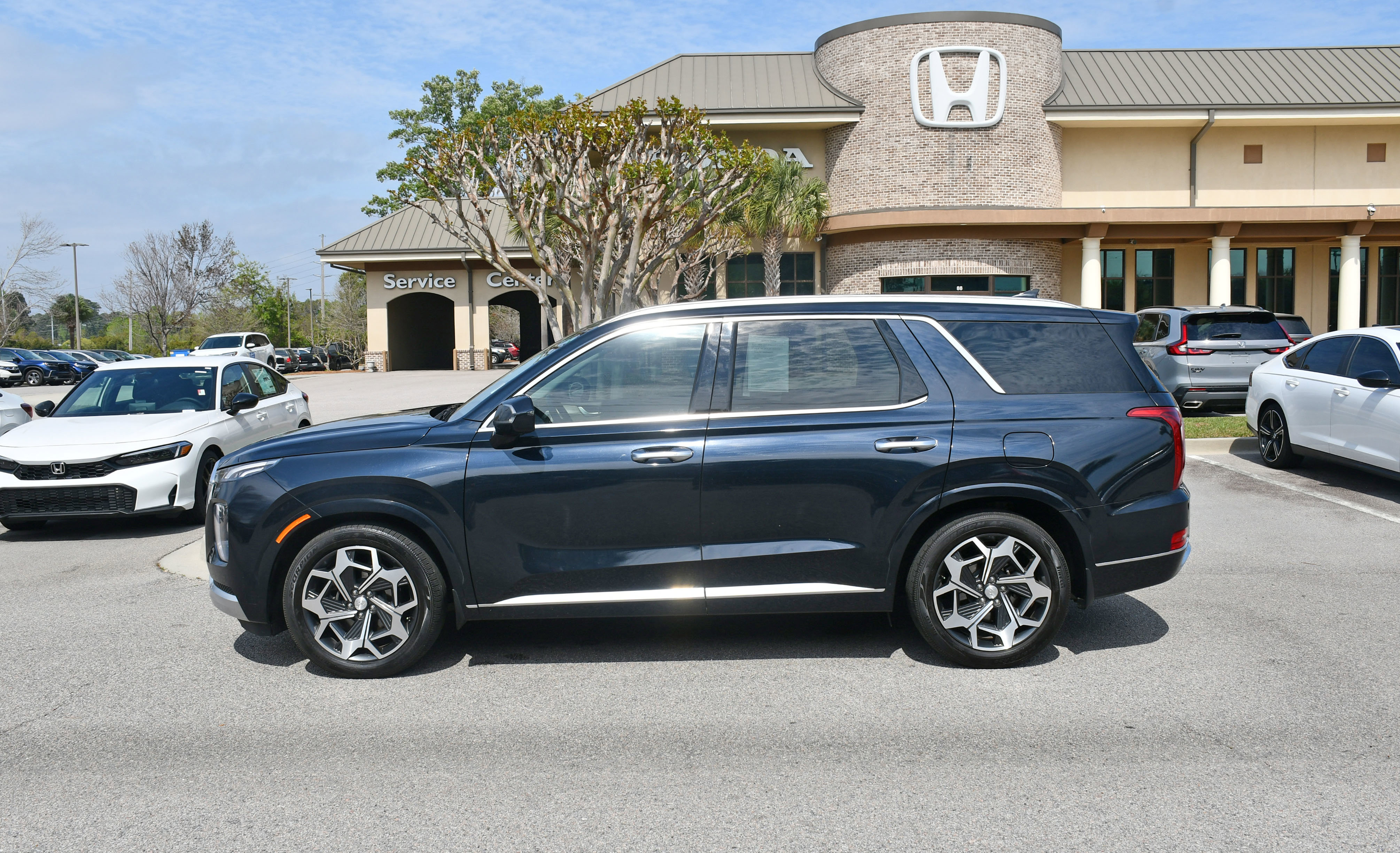 Used 2021 Hyundai Palisade Calligraphy AWD/4WD image 2