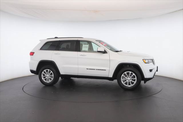 Certified 2022 Jeep Grand Cherokee Laredo E AWD/4WD image 29