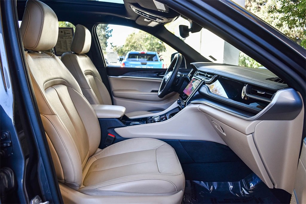 Used 2022 Jeep Grand Cherokee Limited 4xe image 17