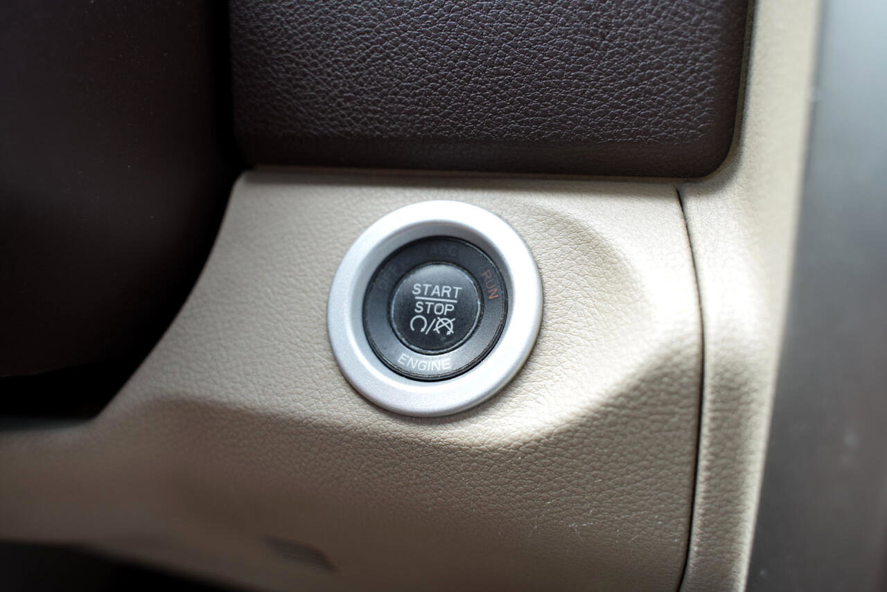 Used 2014 RAM 1500 Laramie w/ Convenience Group image 32