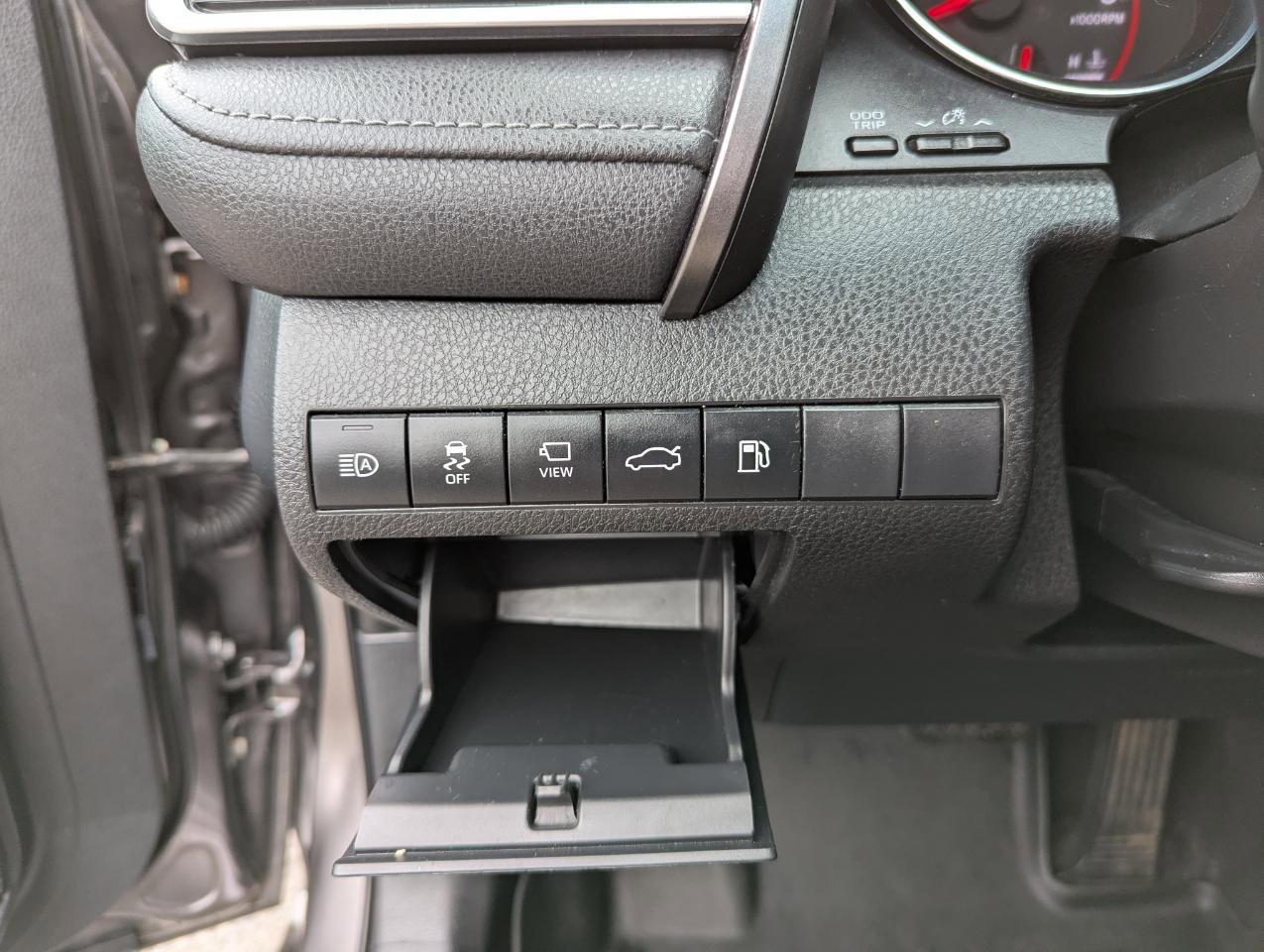 Used 2018 Toyota Camry XSE w/ Audio Package FWD image 14