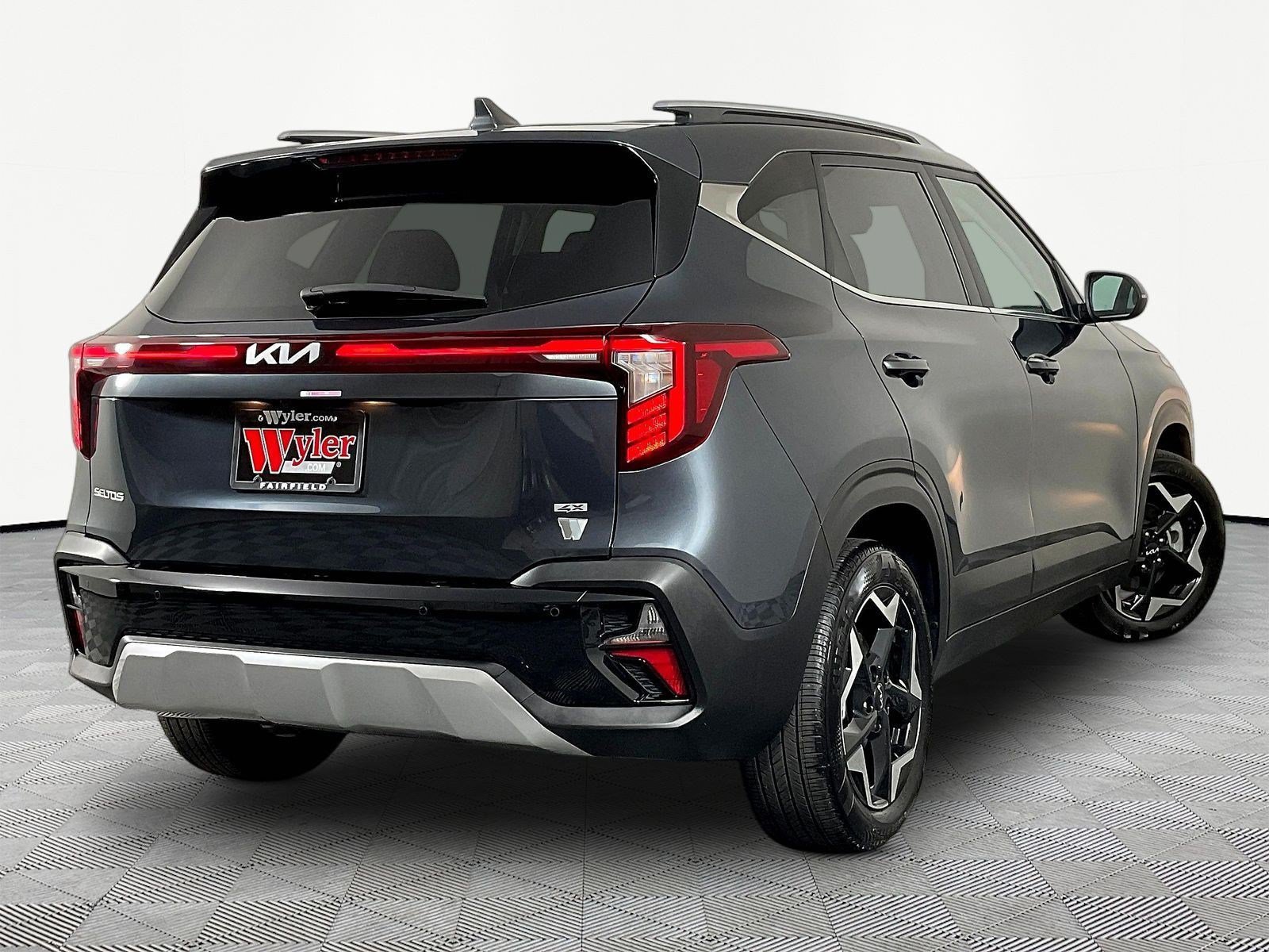 Used 2025 Kia Seltos EX AWD/4WD image 6