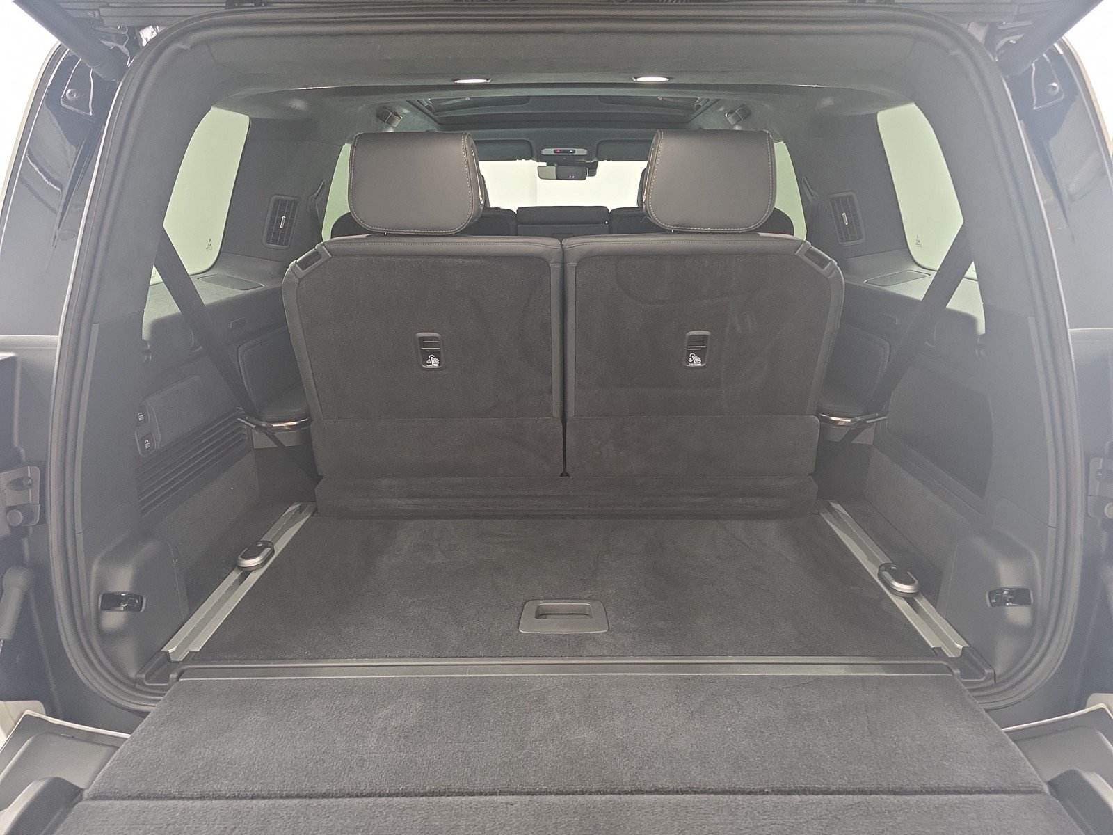 Used 2025 Rivian R1S Adventure AWD/4WD image 15