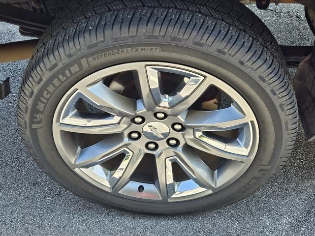 Used 2018 Chevrolet Silverado 1500 LTZ Z71 w/ Centennial Edition AWD/4WD image 10