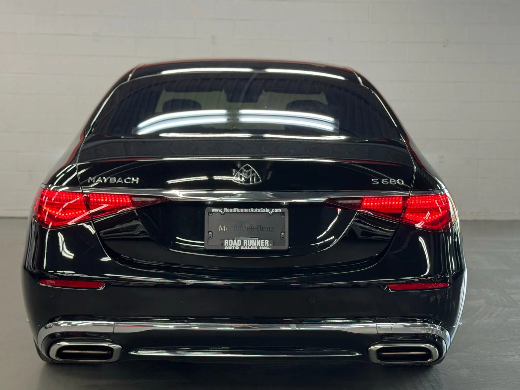 Used 2023 Mercedes-Benz Maybach S 680 S 680 4MATIC Sedan 4D w/ Manufaktur Leather Package image 11