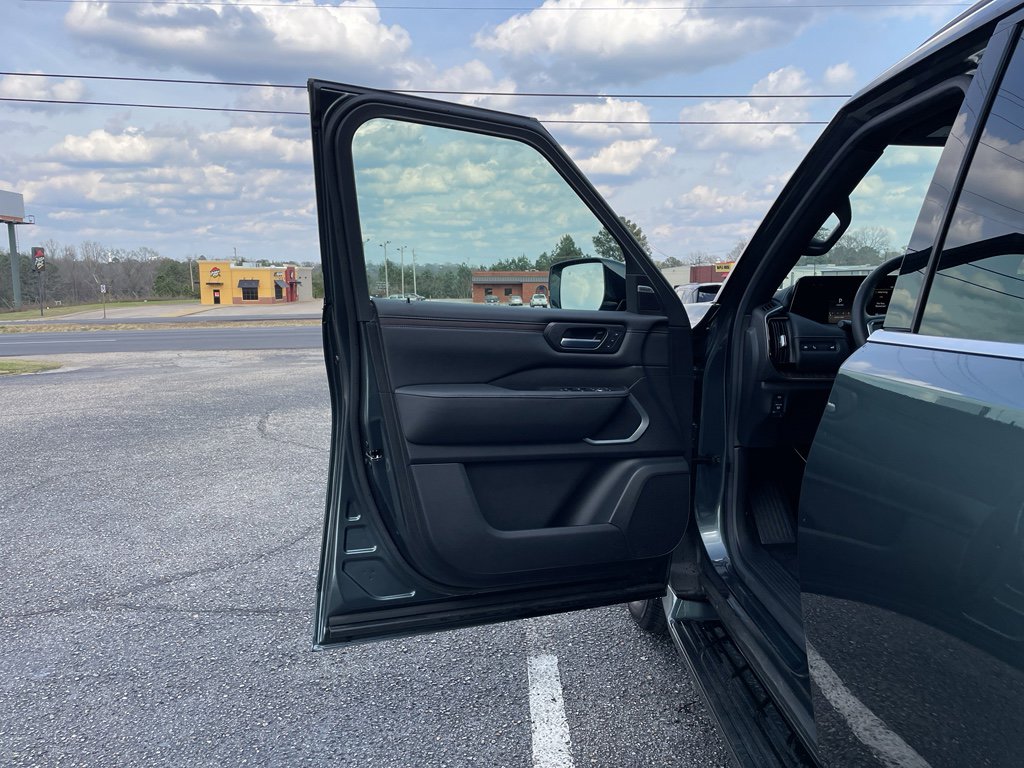 Certified 2025 Nissan Armada Platinum Reserve image 8