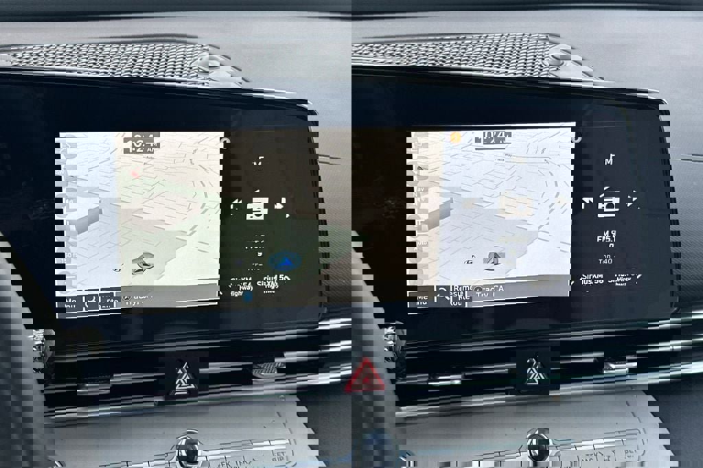 Used 2025 Hyundai Elantra Limited image 16