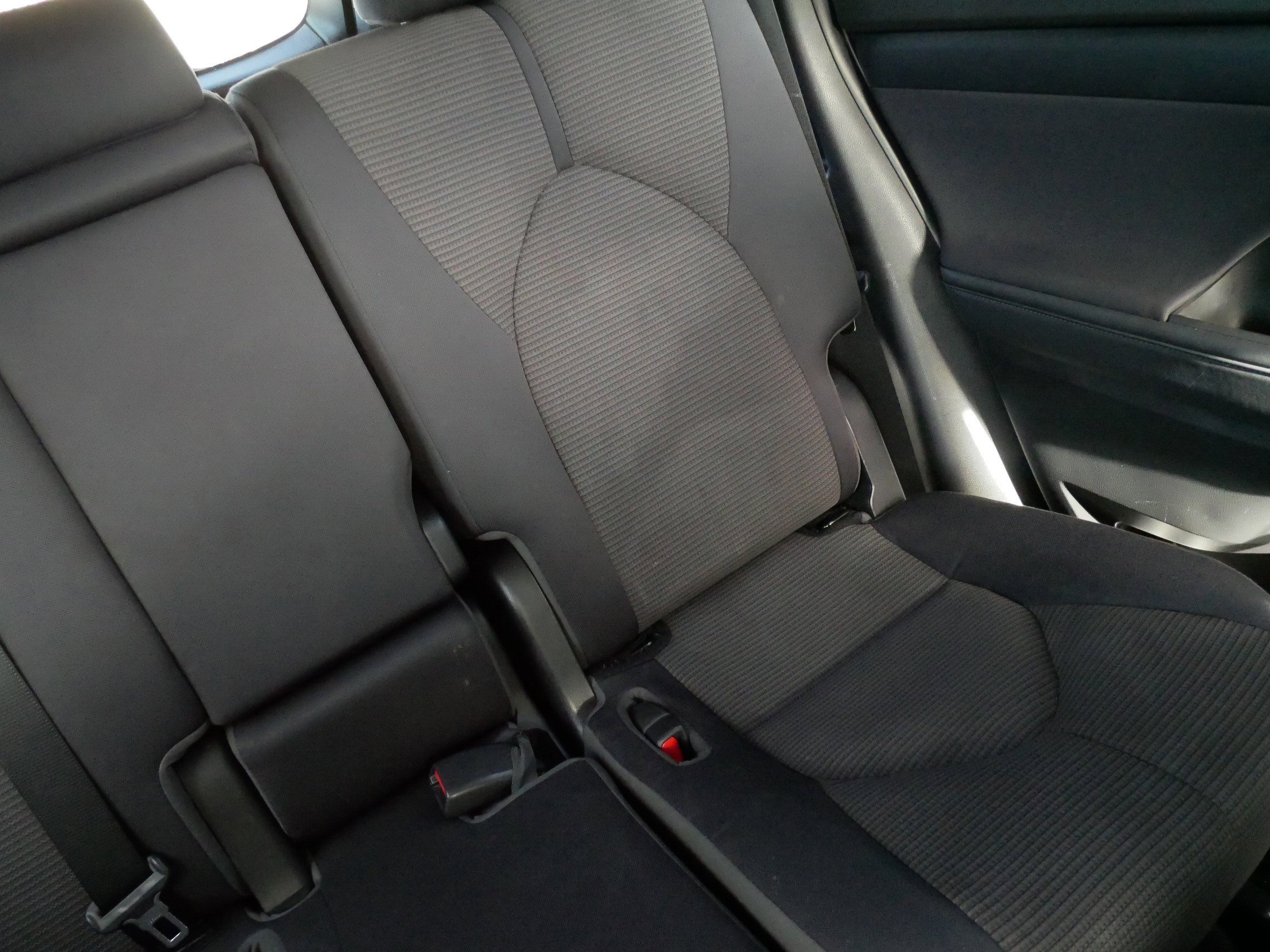 Used 2022 Toyota Highlander LE image 14