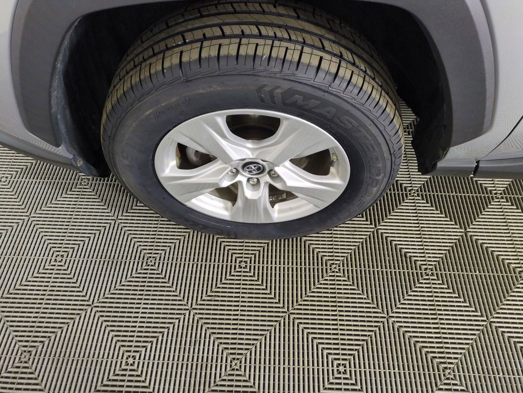 Used 2019 Toyota RAV4 XLE image 29