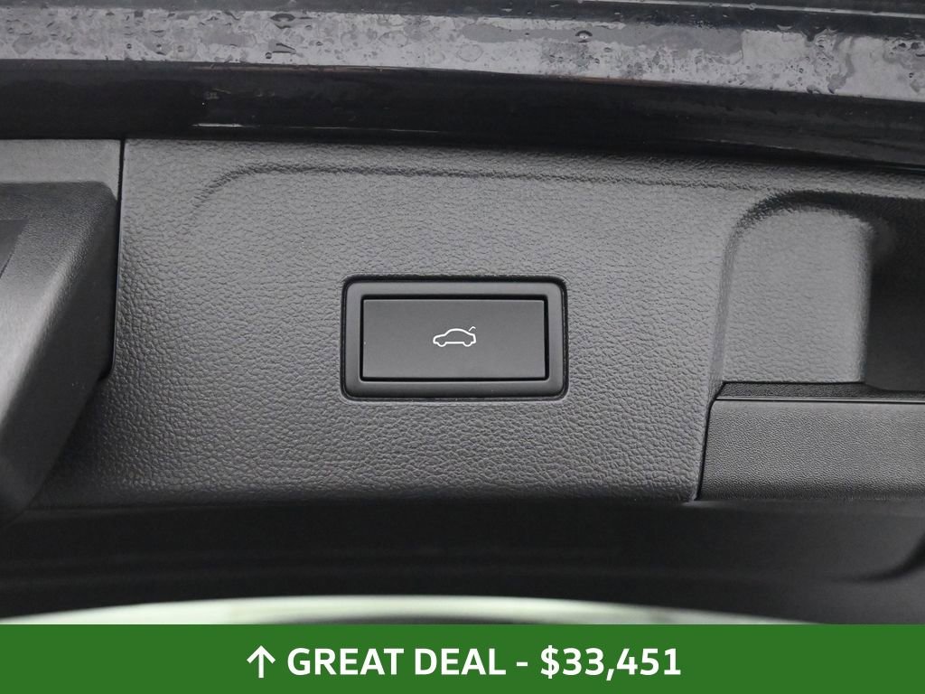 Used 2025 Volkswagen Atlas SE image 27