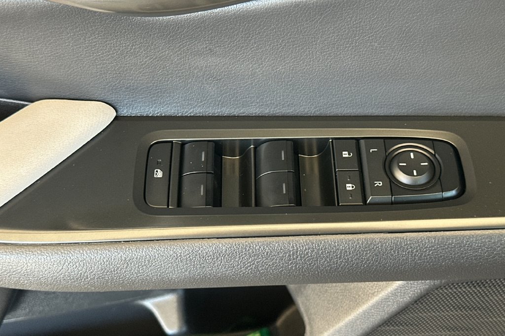Used 2025 Lexus UX 300h FWD w/ Accessory Package (Z2) image 12