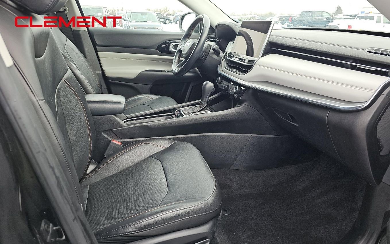 Used 2022 Jeep Compass Limited image 11