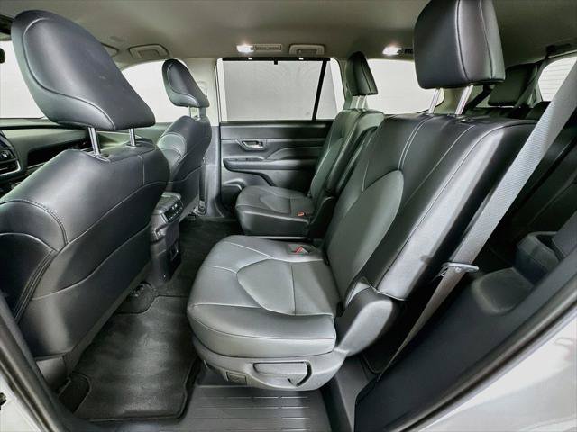 Used 2025 Toyota Grand Highlander AWD Hybrid image 20