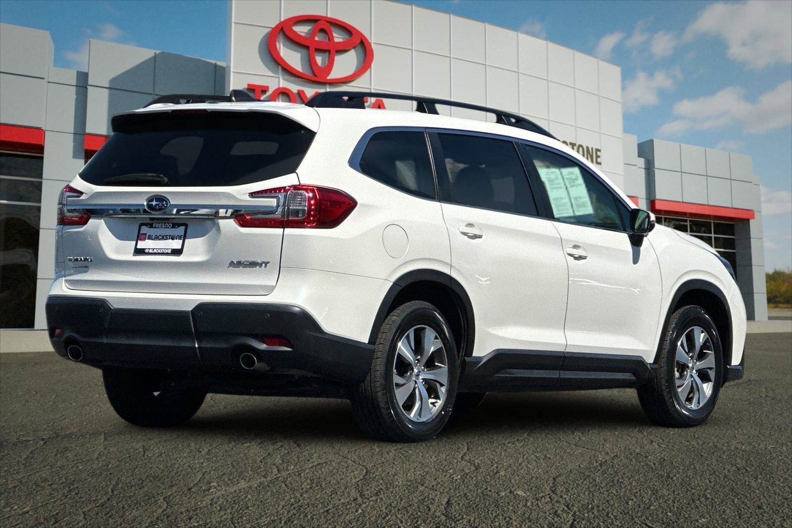 Used 2023 Subaru Ascent Premium w/ Convenience Package AWD/4WD image 3
