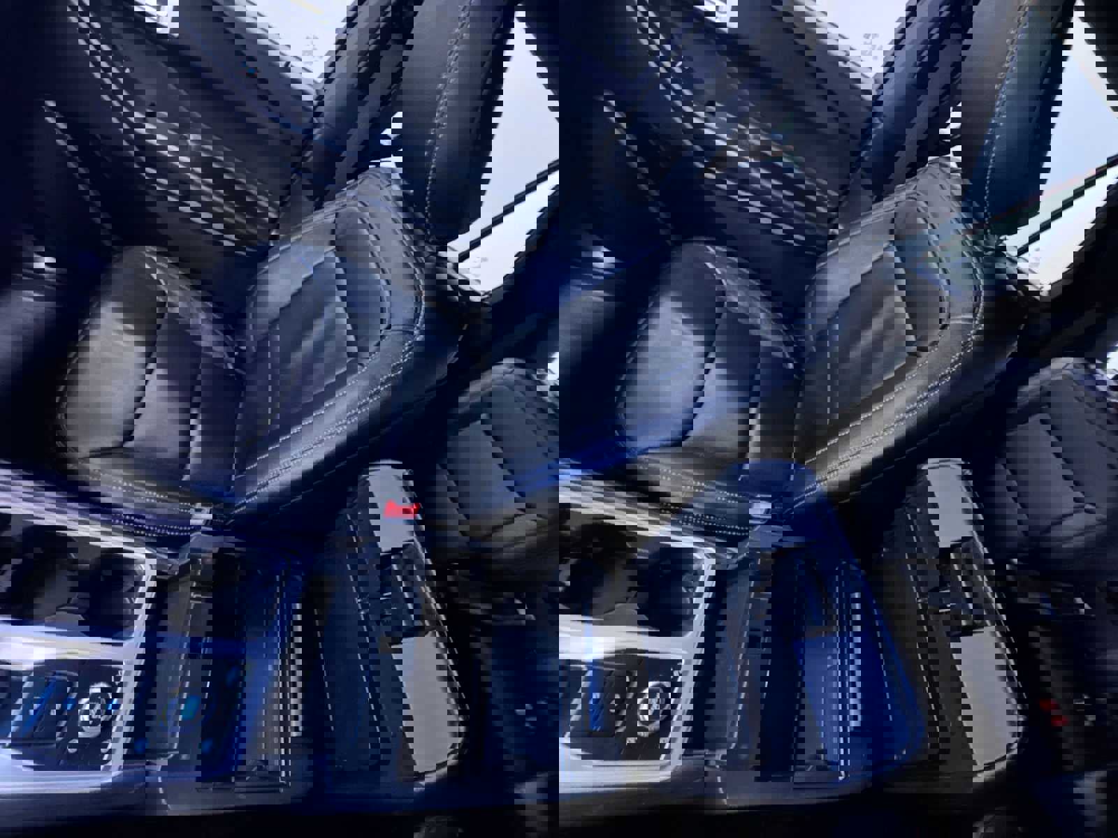 Used 2020 Ford Explorer XLT w/ Comfort Package image 28