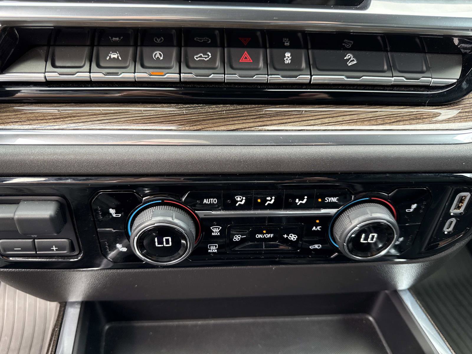 Used 2024 Chevrolet Silverado 1500 LT Trail Boss w/ Convenience Package II image 26