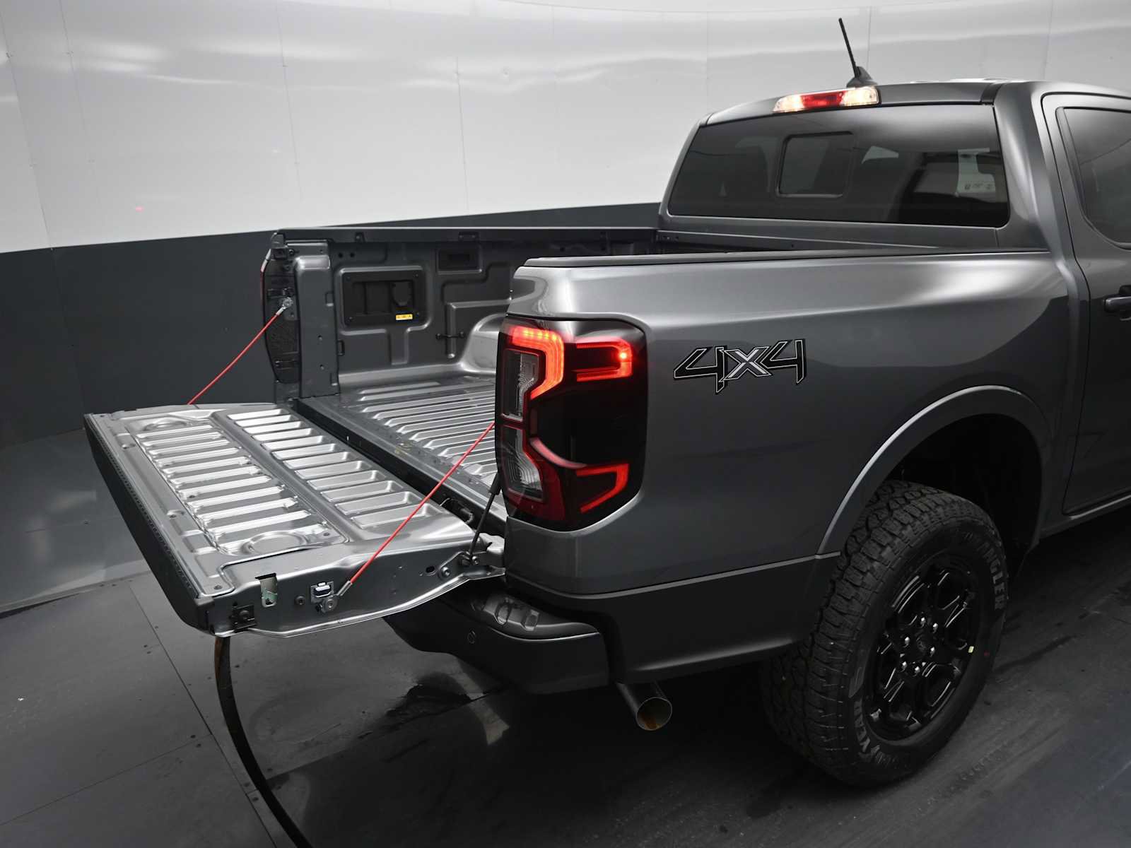 New 2026 Ford Ranger Lariat w/ Black Appearance Package image 13