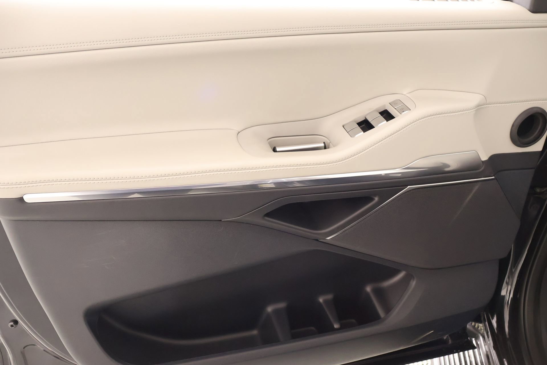 New 2026 Lincoln Navigator Premiere image 17