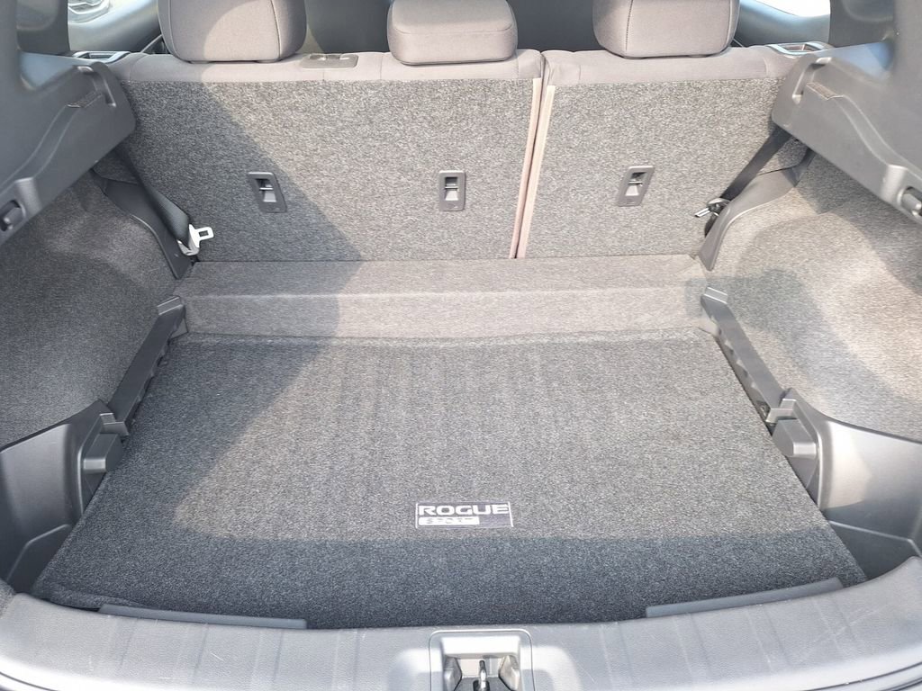 Used 2021 Nissan Rogue Sport S image 24