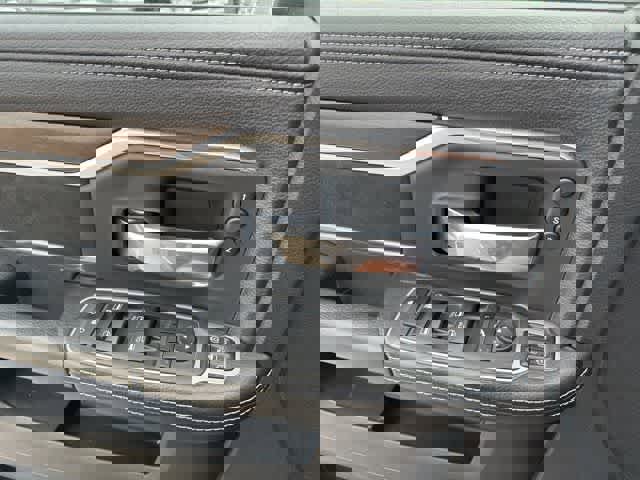 Used 2023 RAM 2500 Laramie AWD/4WD image 11