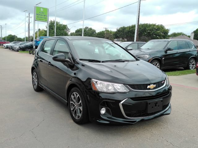 Used 2017 Chevrolet Sonic LT w/ Convenience Package FWD image 4