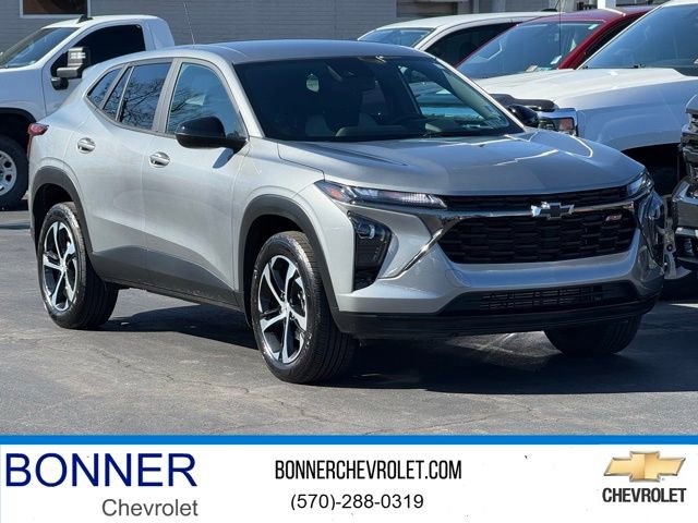 Used 2024 Chevrolet Trax RS w/ Driver Confidence Package image 1