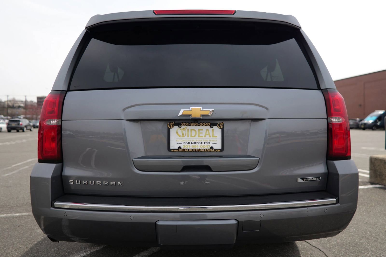 Used 2018 Chevrolet Suburban Premier image 7
