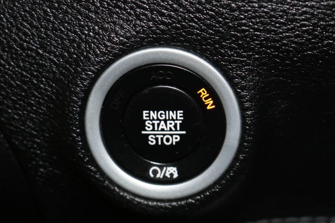 Used 2023 Dodge Challenger SXT RWD image 34