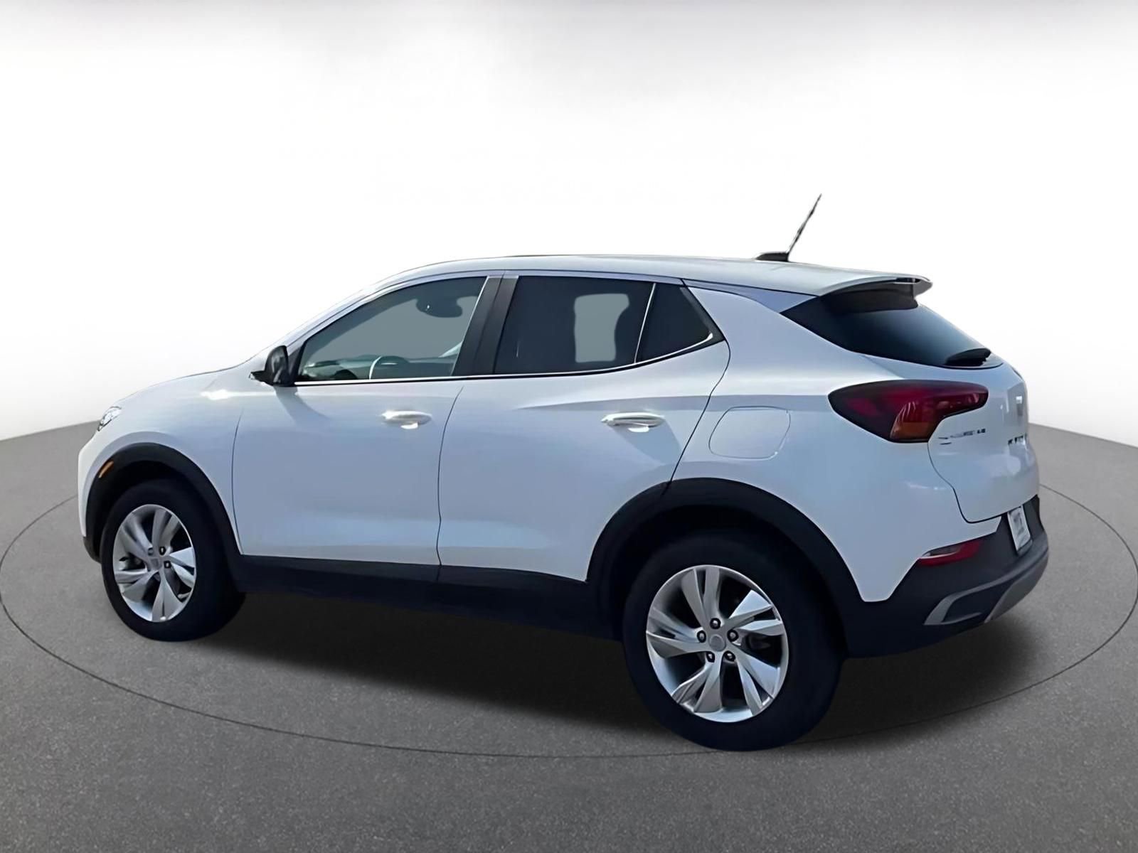 Used 2025 Buick Encore GX Preferred AWD/4WD image 9