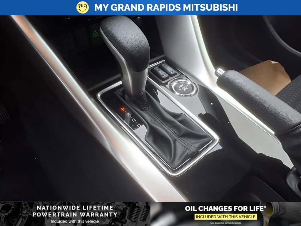 New 2025 Mitsubishi Eclipse Cross LE image 10