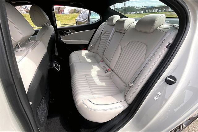Certified 2025 Genesis G70 3.3T Advanced RWD image 26