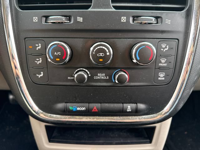 Used 2019 Dodge Grand Caravan SE w/ UConnect Hands-Free Group FWD image 23