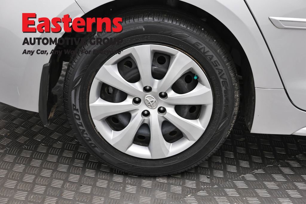 Used 2022 Toyota Corolla LE FWD image 29