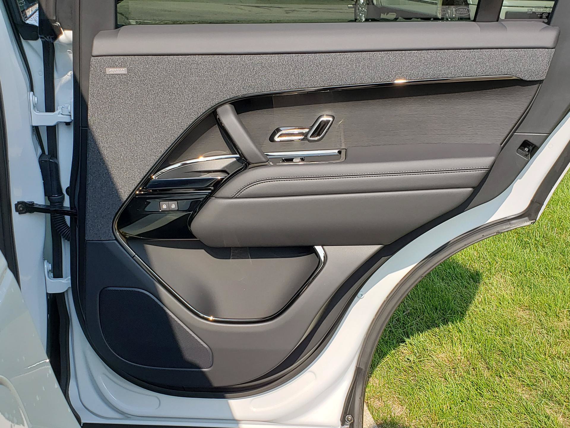 New 2026 Land Rover Range Rover Sport Dynamic SE AWD/4WD image 18