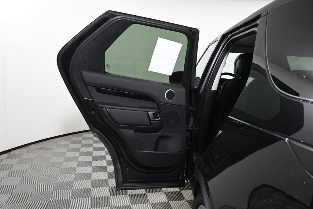 Used 2024 Land Rover Discovery S AWD/4WD image 30