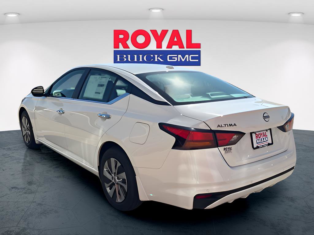 Used 2025 Nissan Altima 2.5 S image 5