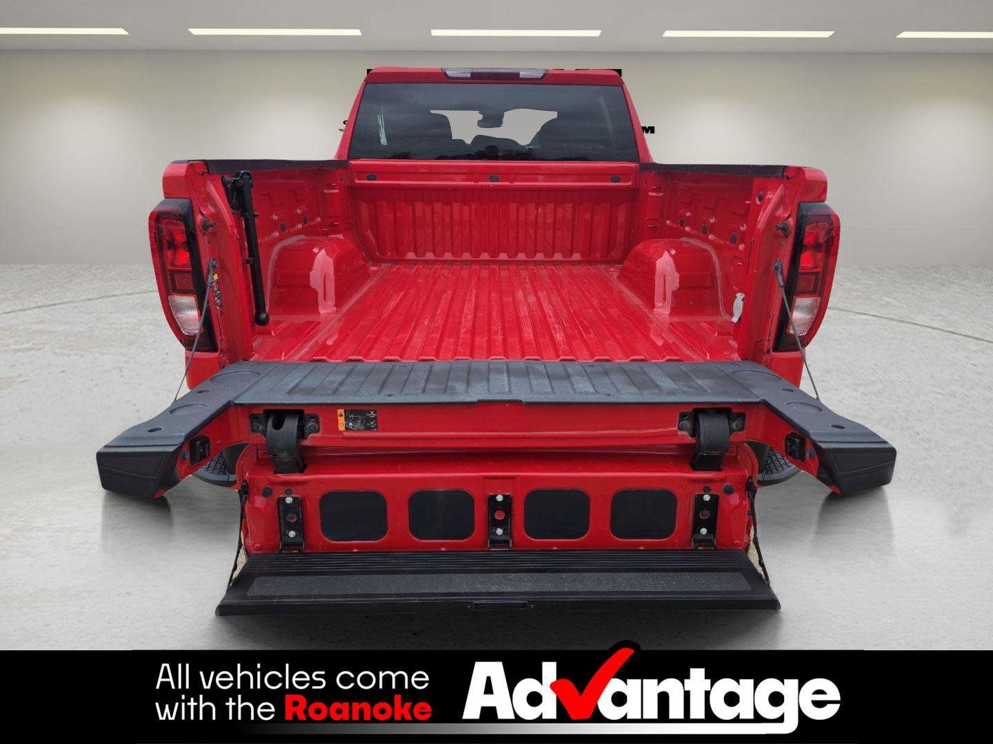 Used 2022 GMC Sierra 1500 Elevation w/ LPO, Elevation Black Package image 14