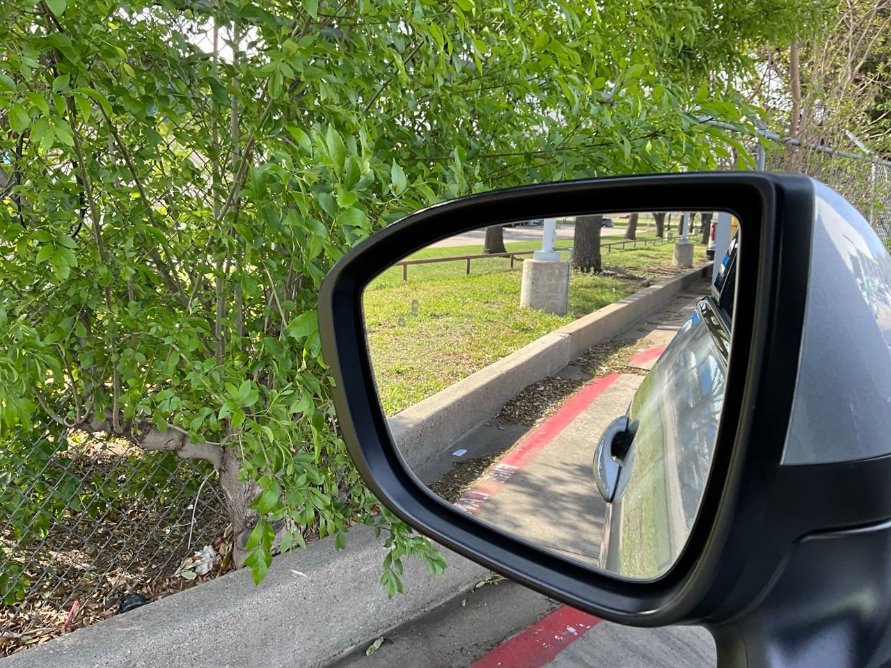 Used 2024 Nissan Pathfinder SV image 21