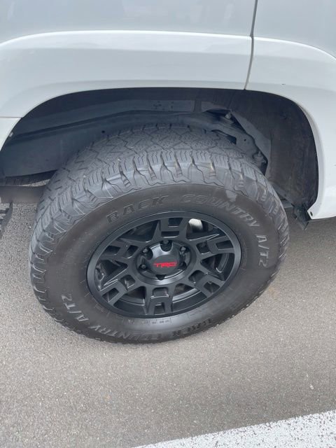 Used 2022 Toyota 4Runner TRD Off-Road Premium AWD/4WD image 16