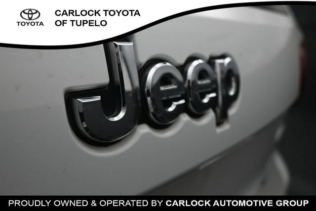 Used 2022 Jeep Grand Cherokee Limited AWD/4WD image 13