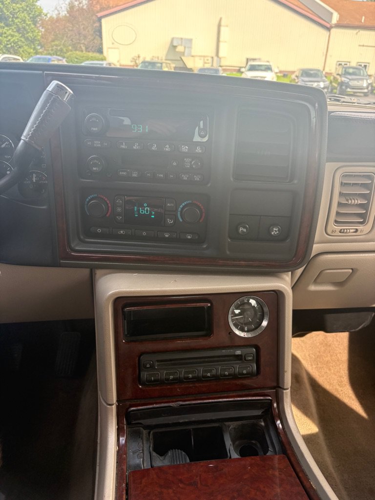Used 2005 Cadillac Escalade AWD image 15