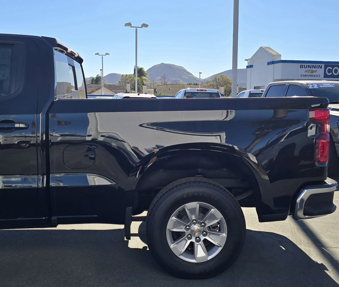 Used 2025 Chevrolet Silverado 1500 LT w/ Safety Package RWD image 24