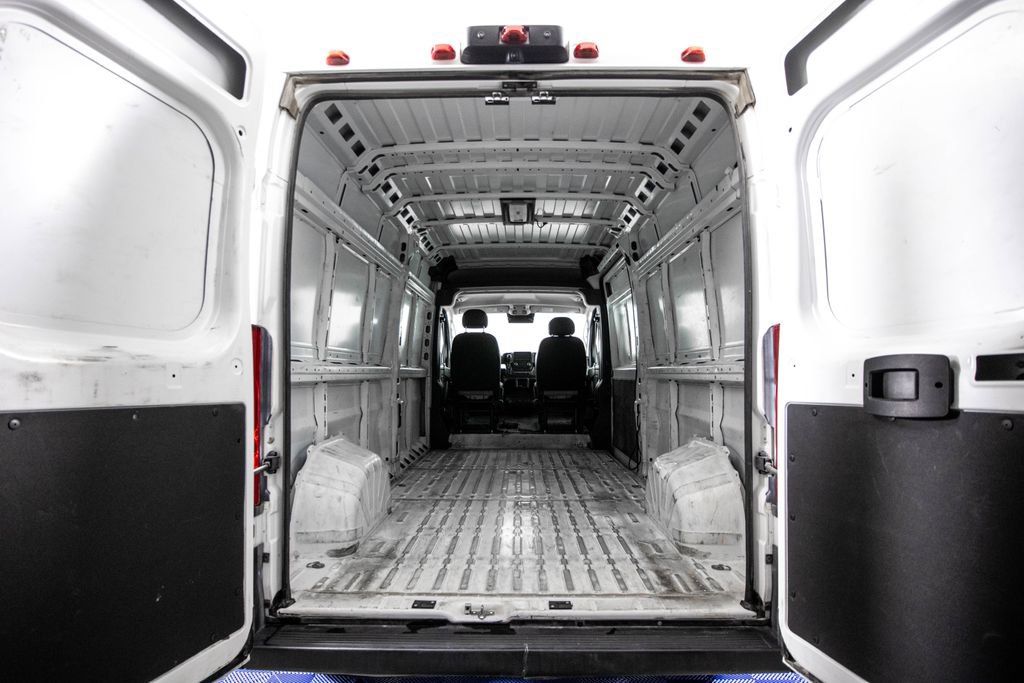 Used 2025 RAM ProMaster 2500 w/ Convenience Group FWD image 5