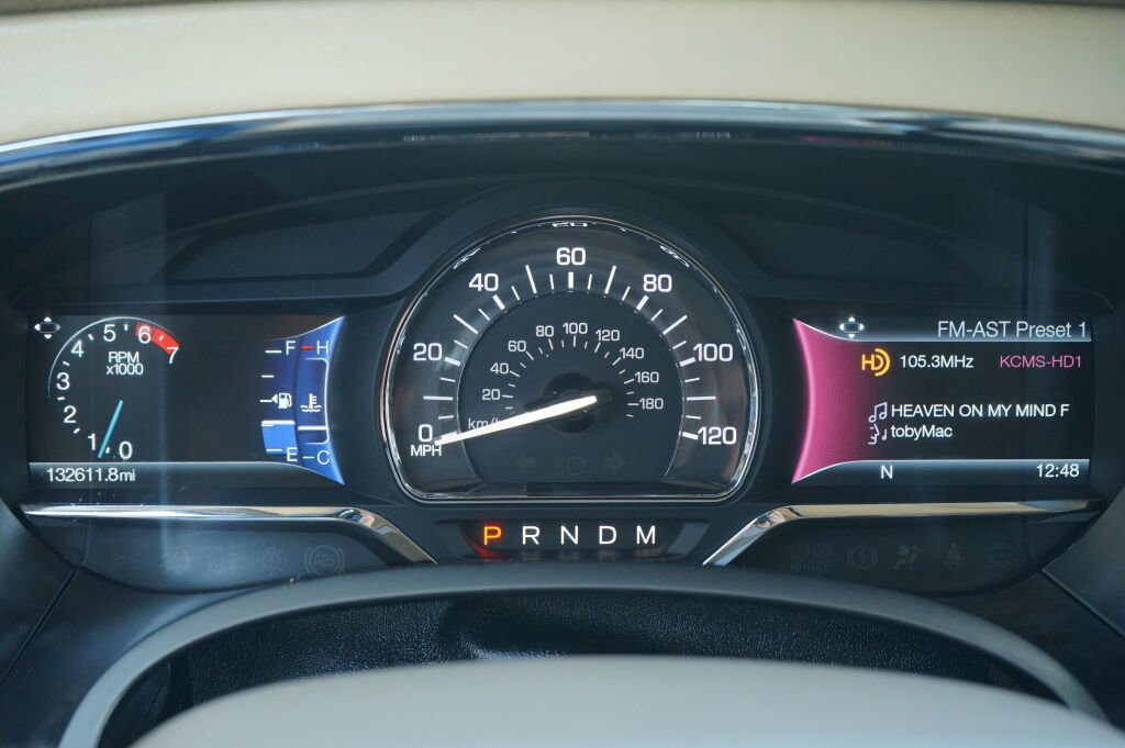 Used 2016 Lincoln Navigator Select AWD/4WD image 21