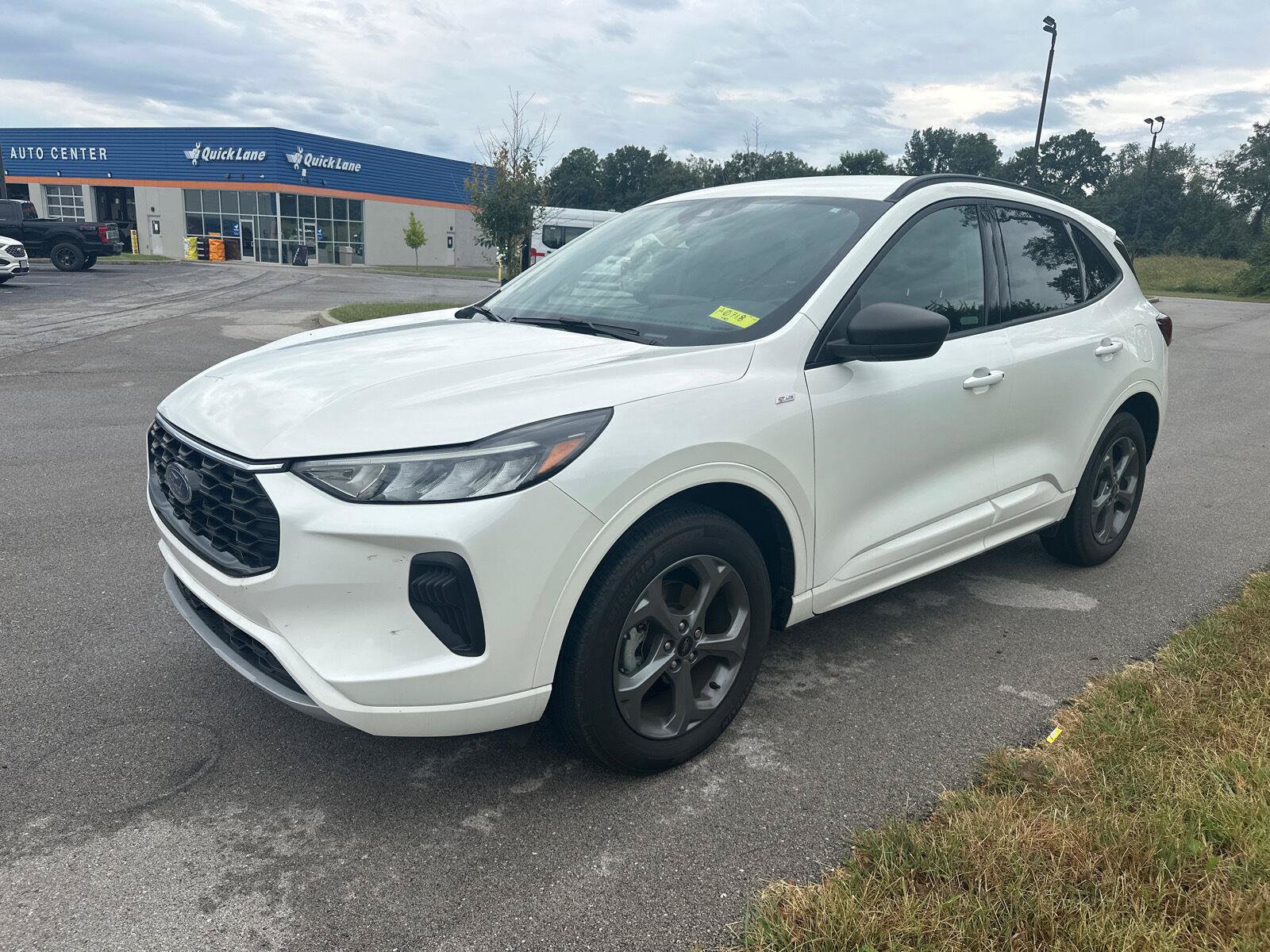 Used 2024 Ford Escape ST-Line w/ Tech Pack #1 AWD/4WD image 5
