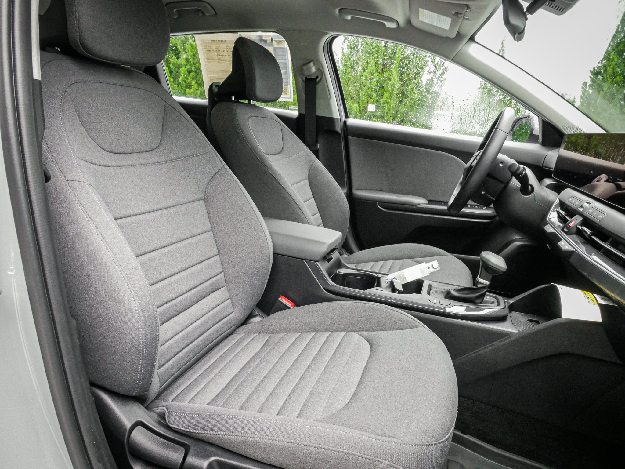 Used 2025 Kia K4 EX FWD image 31