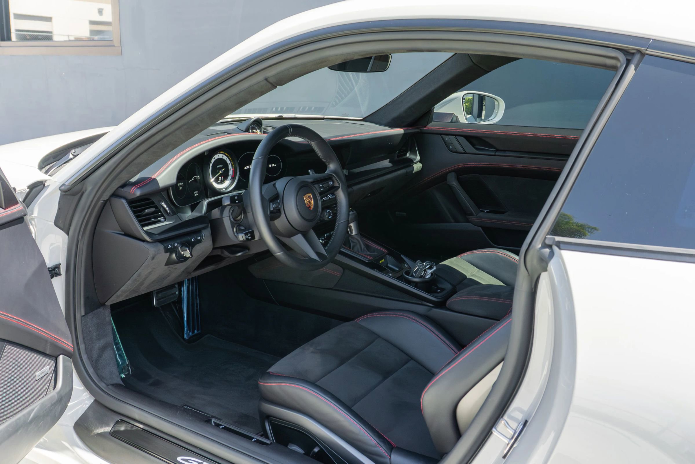 Used 2022 Porsche 911 GT3 RWD image 45