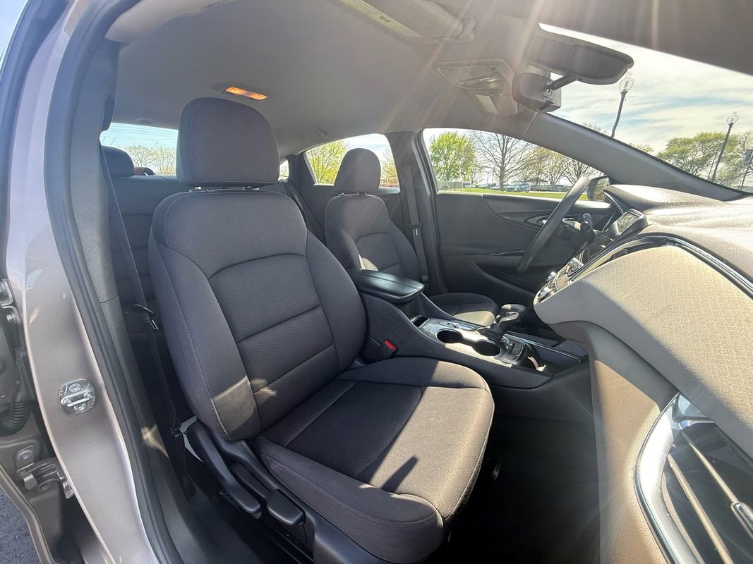 Used 2022 Chevrolet Malibu LT image 9