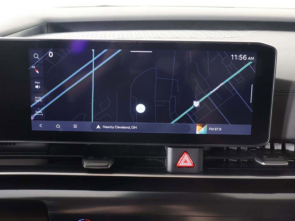Used 2025 Kia Carnival FWD image 43